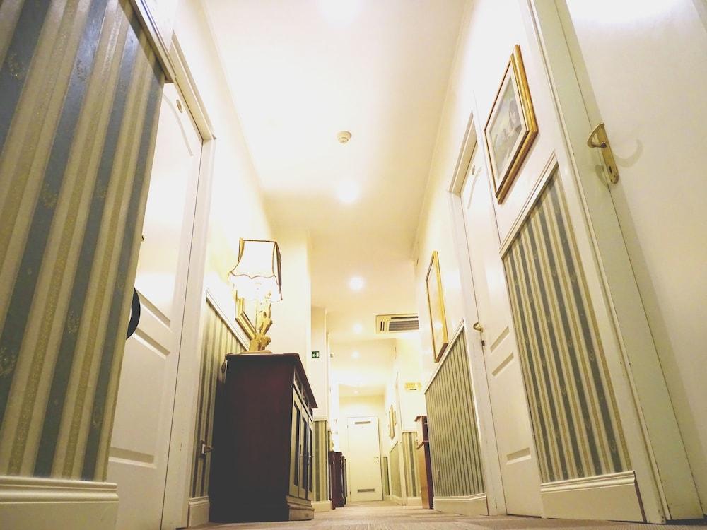 Hotel Porta Pia Roma Esterno foto