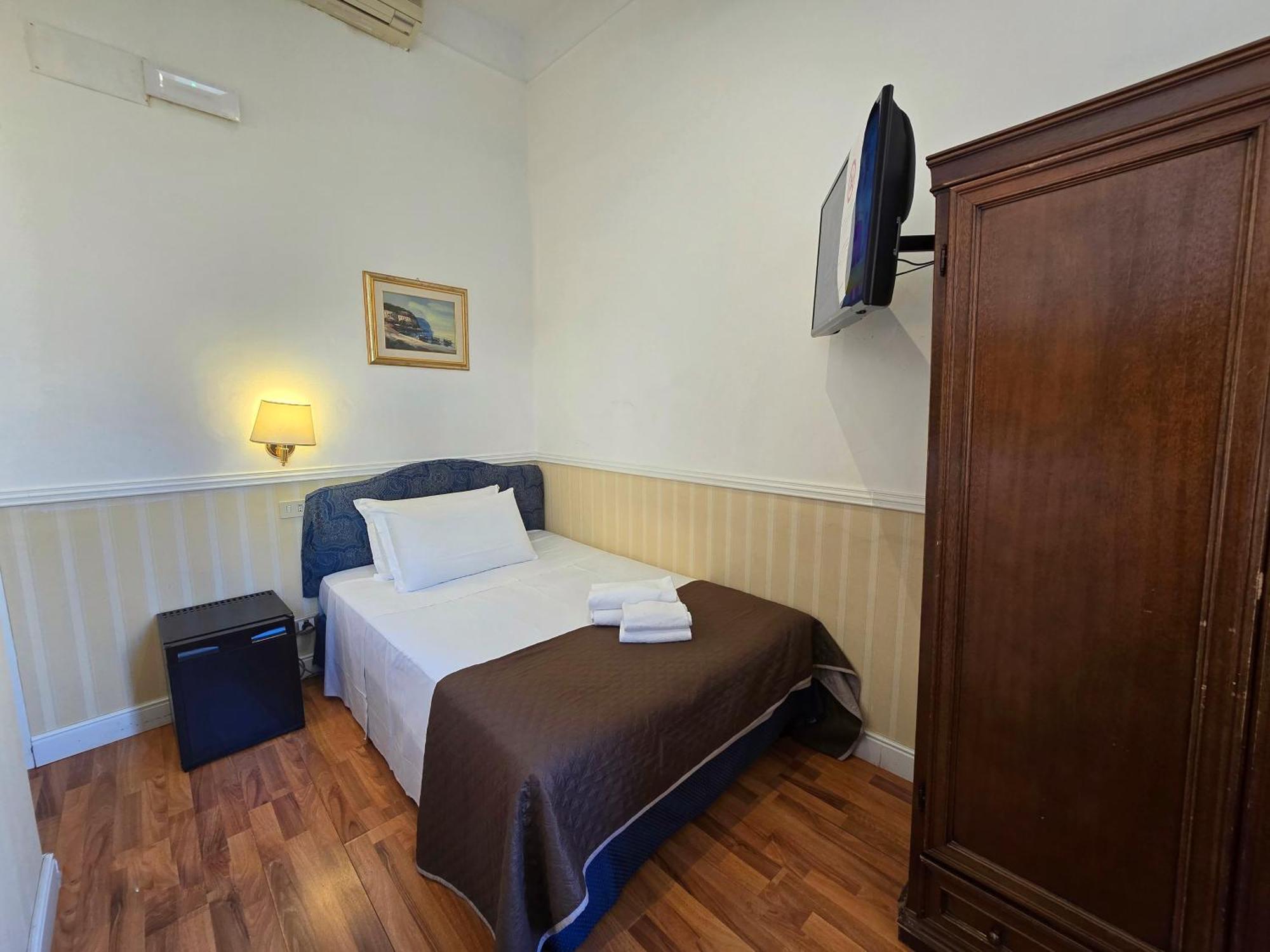Hotel Porta Pia Roma Esterno foto