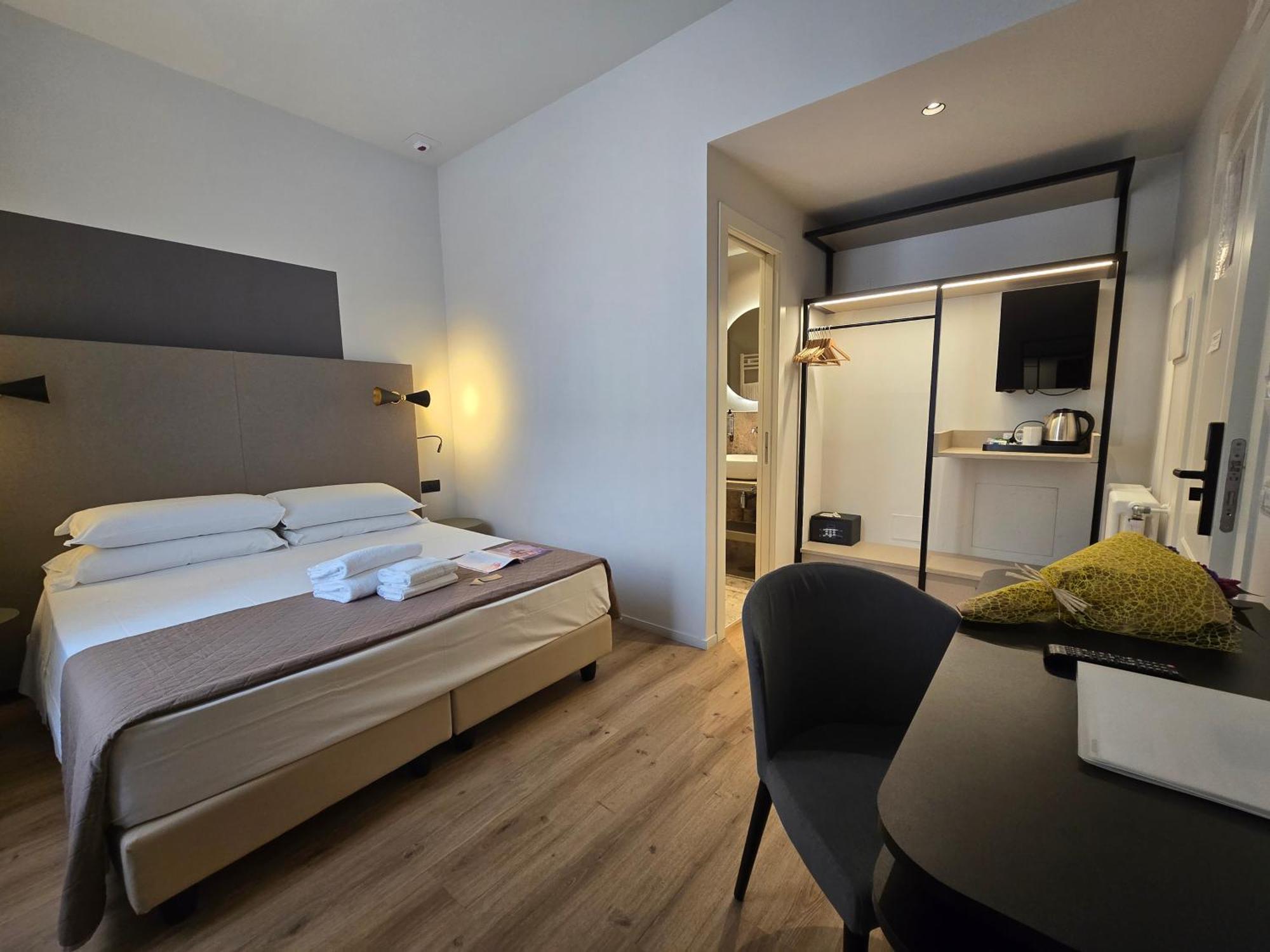 Hotel Porta Pia Roma Esterno foto