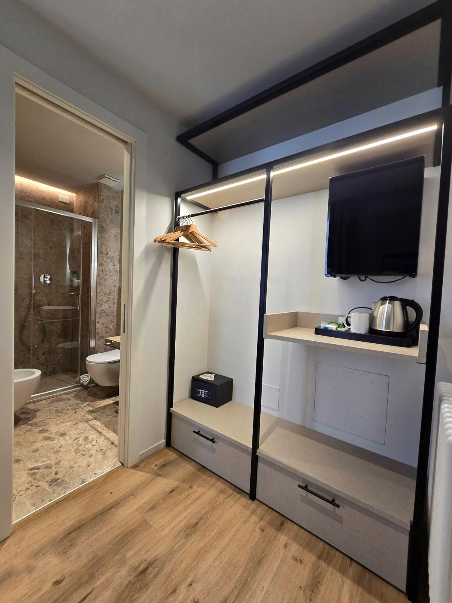 Hotel Porta Pia Roma Esterno foto