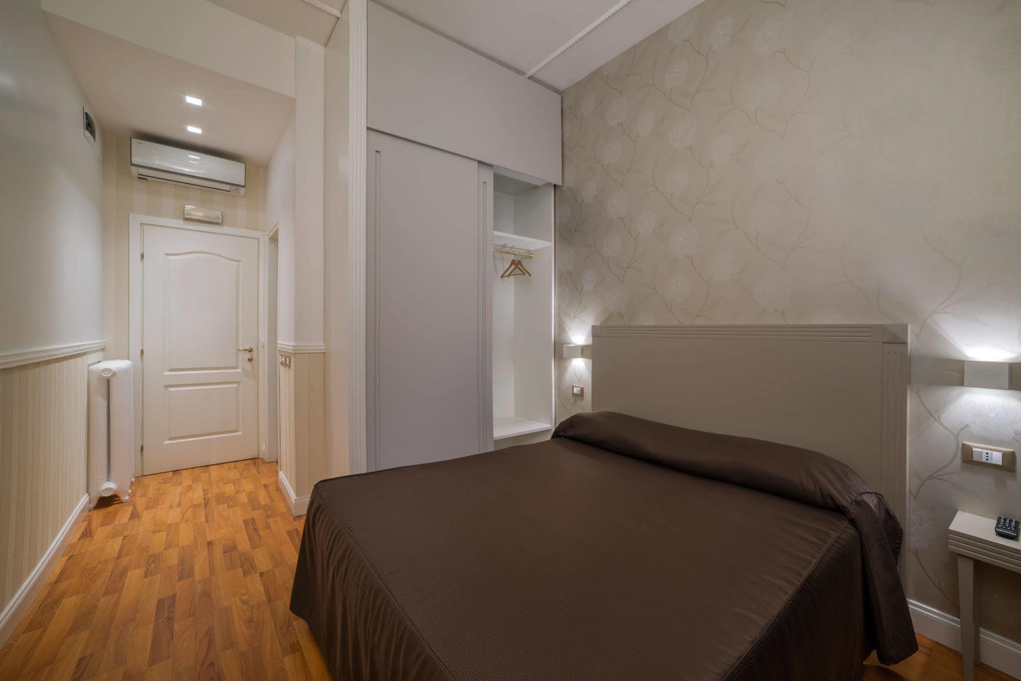 Hotel Porta Pia Roma Esterno foto